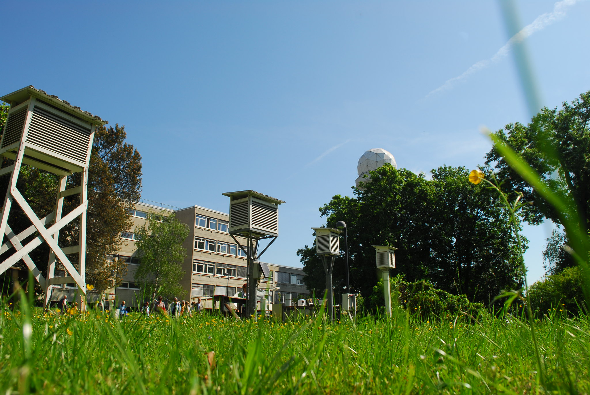 Photo of the Geosphere Austria headquarters in spring